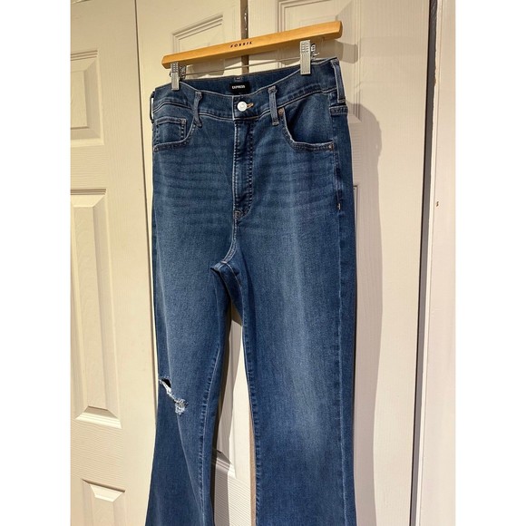 EXPRESS High Rise Flare Supersoft Ripped Knee Raw Hem Bell Bottom Stretch Jeans - Picture 5 of 11